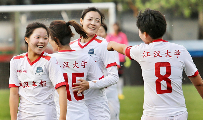 精英对抗！女子足球赛事再掀巅峰