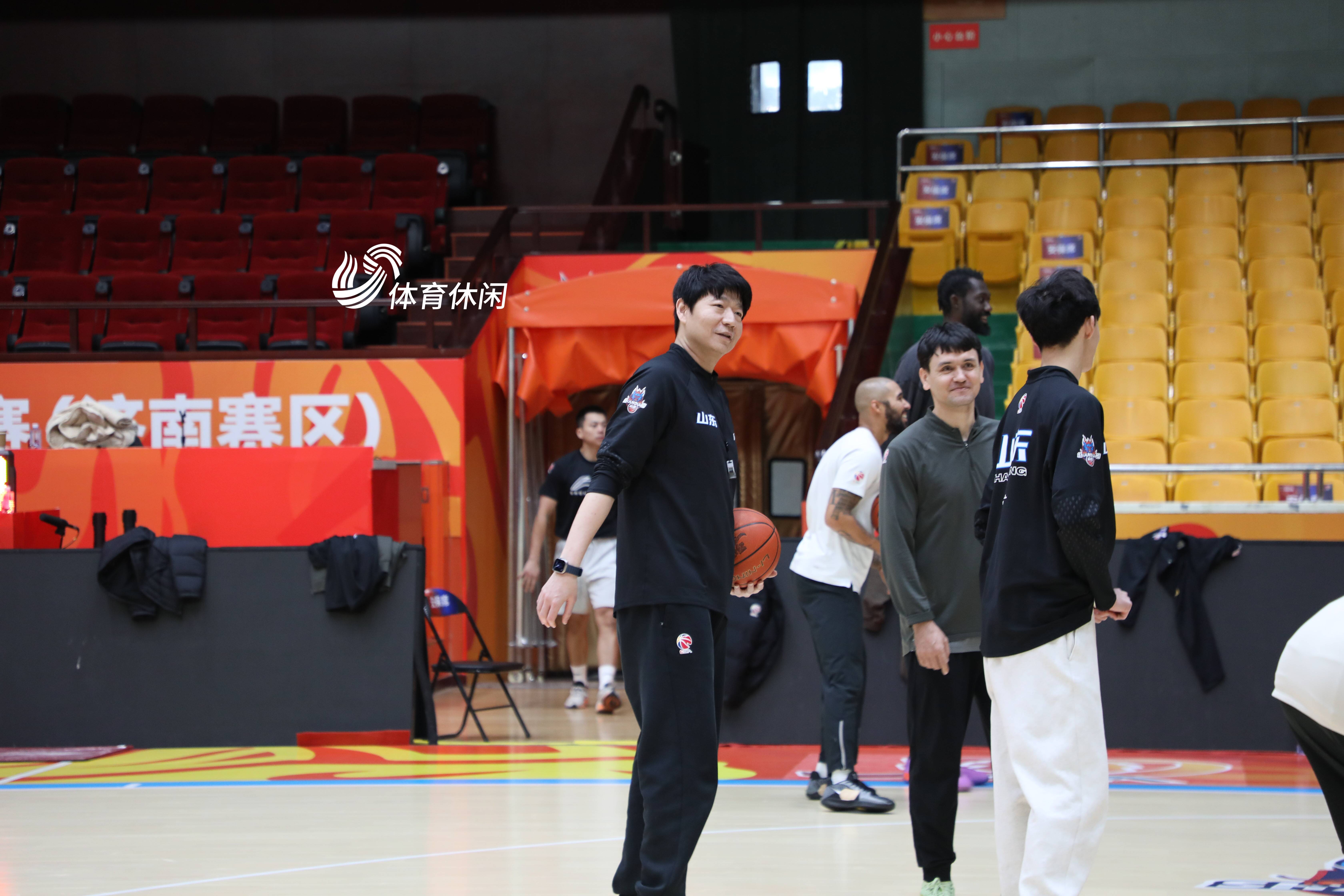 全力一搏：广东宏远背水一战对阵山东男篮