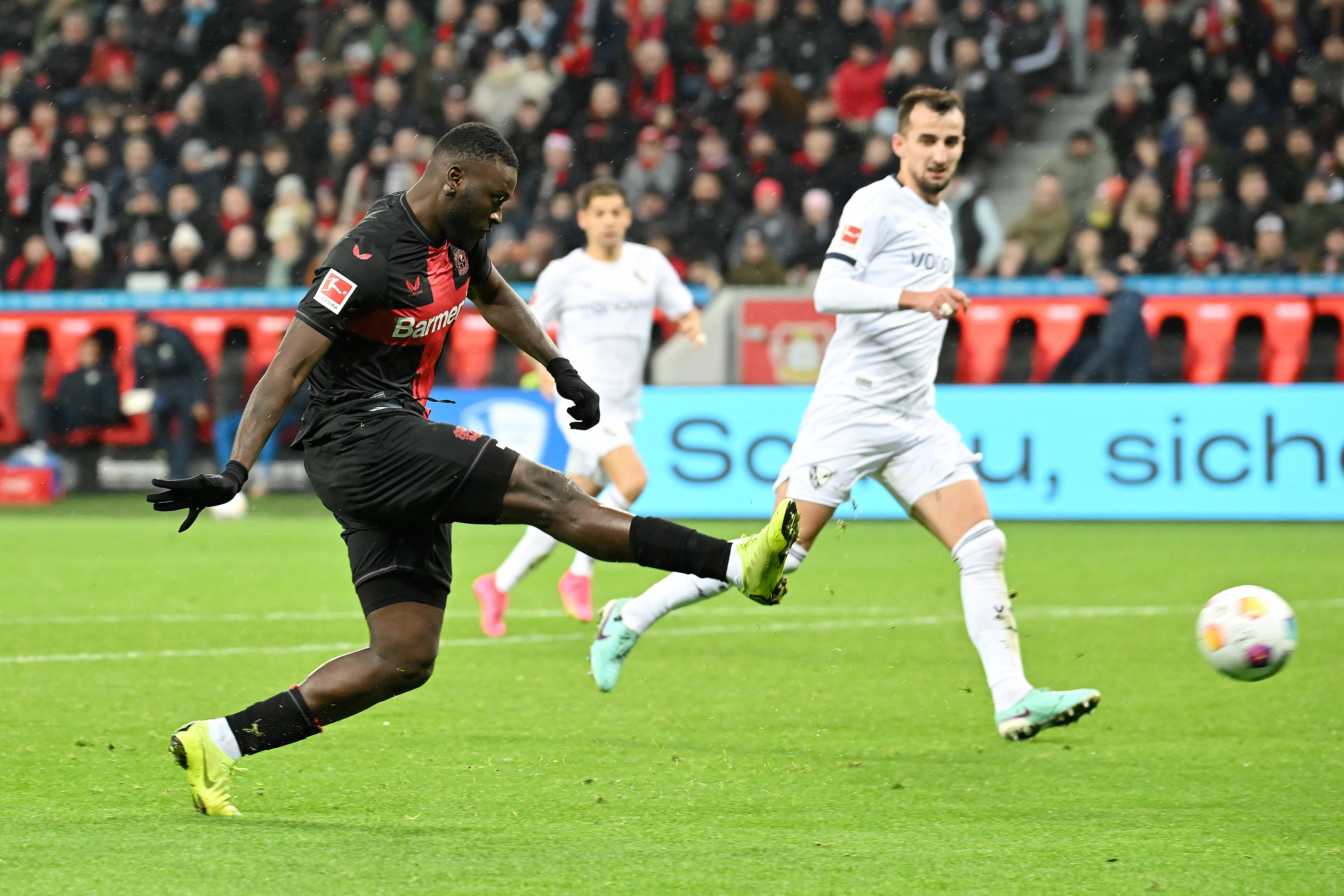 勒沃库森继续追逐德国联赛领先者的简单介绍 勒沃库森继续追逐德国联赛领先者的简单介绍