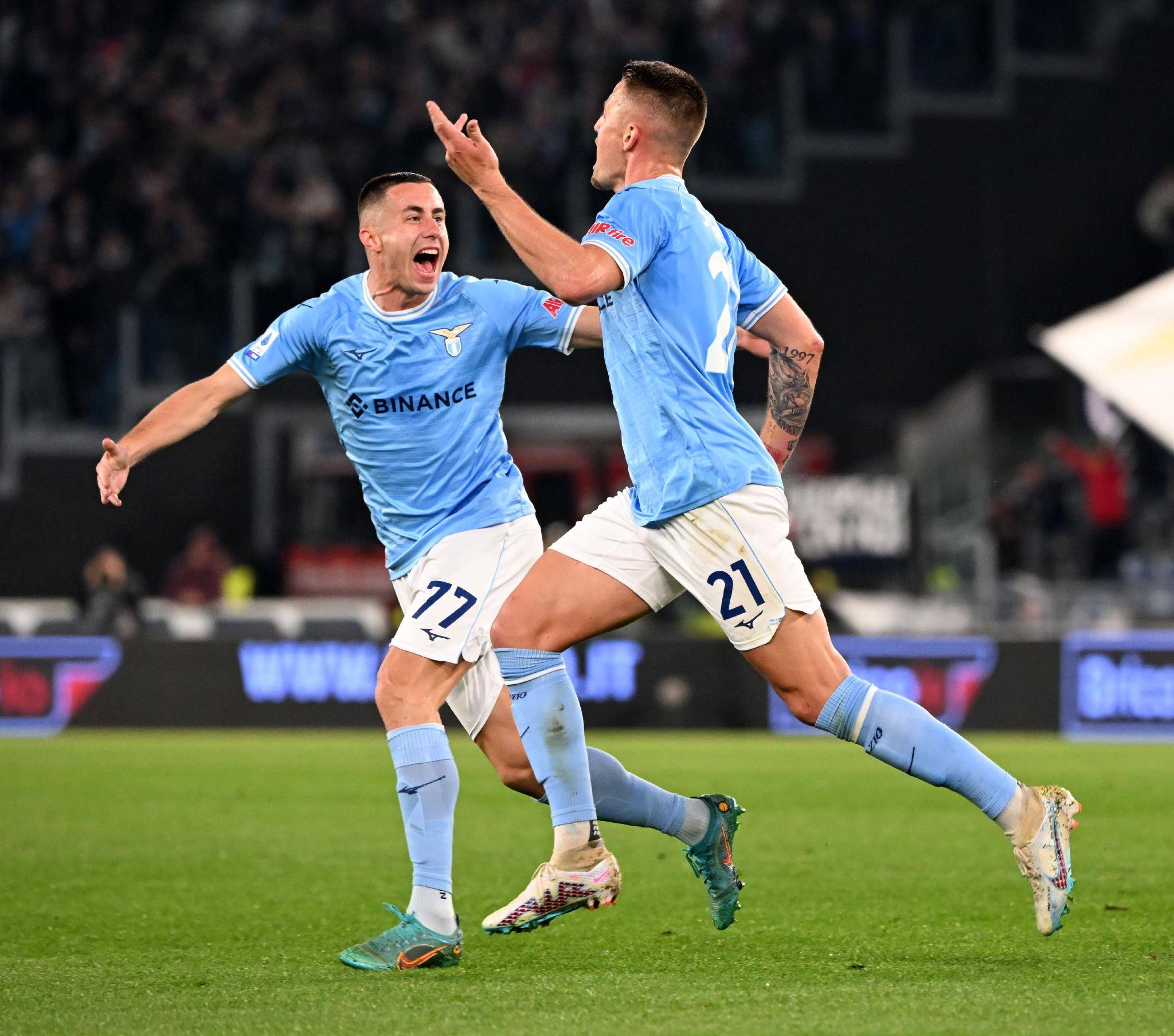 高潮迭起!国际足球赛事精彩不断 高潮迭起!国际足球赛事精彩不断