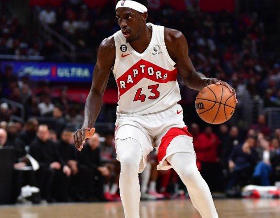 猛龙队客场胜出,西亚卡姆表现稳定 猛龙队客场胜出,西亚卡姆表现稳定