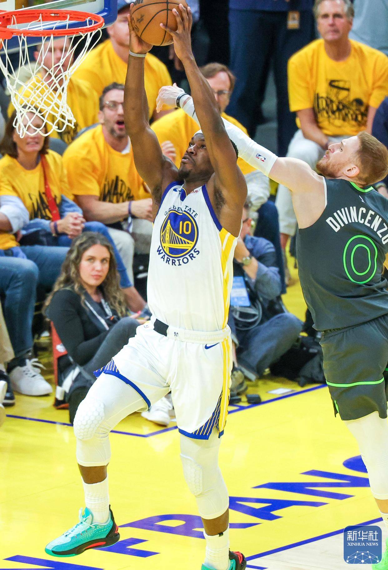 森林狼击败开拓者,晋级季后赛下一轮 森林狼击败开拓者,晋级季后赛下一轮