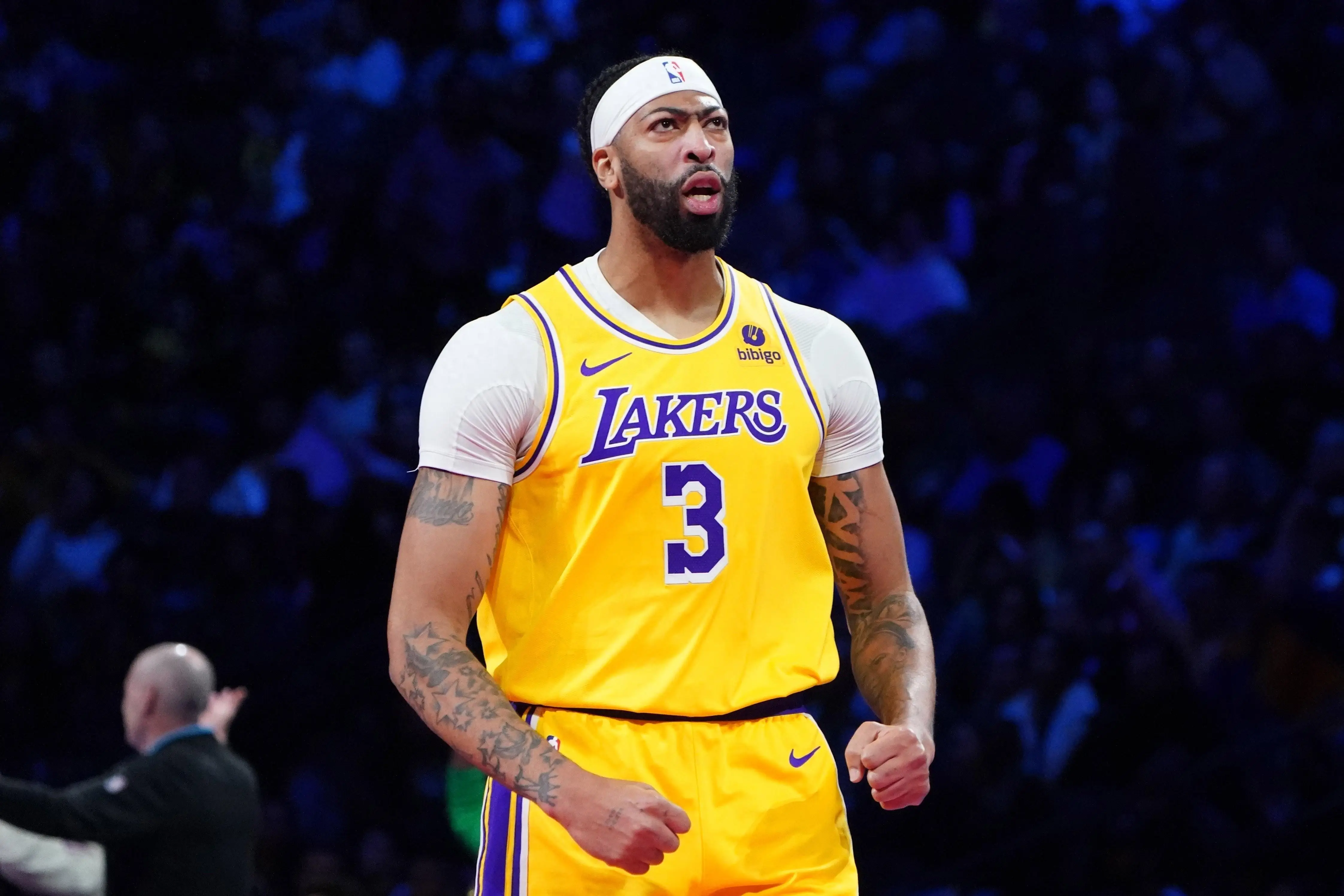 开云体育中国-湖人轻取马刺，浓眉33分制胜