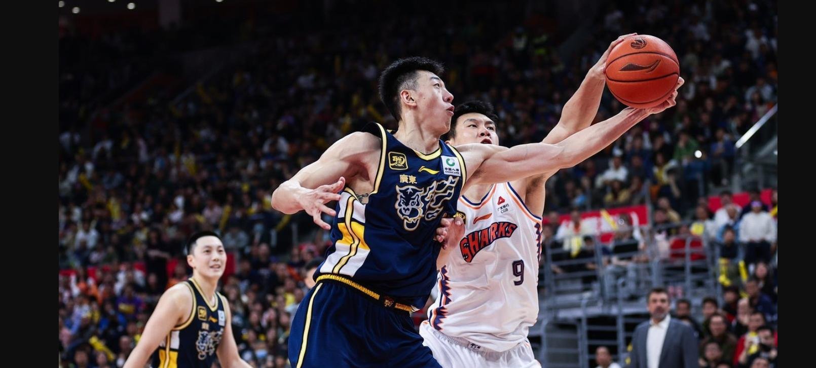 上海男篮再夺佳绩击败江苏队，睥睨群雄称霸