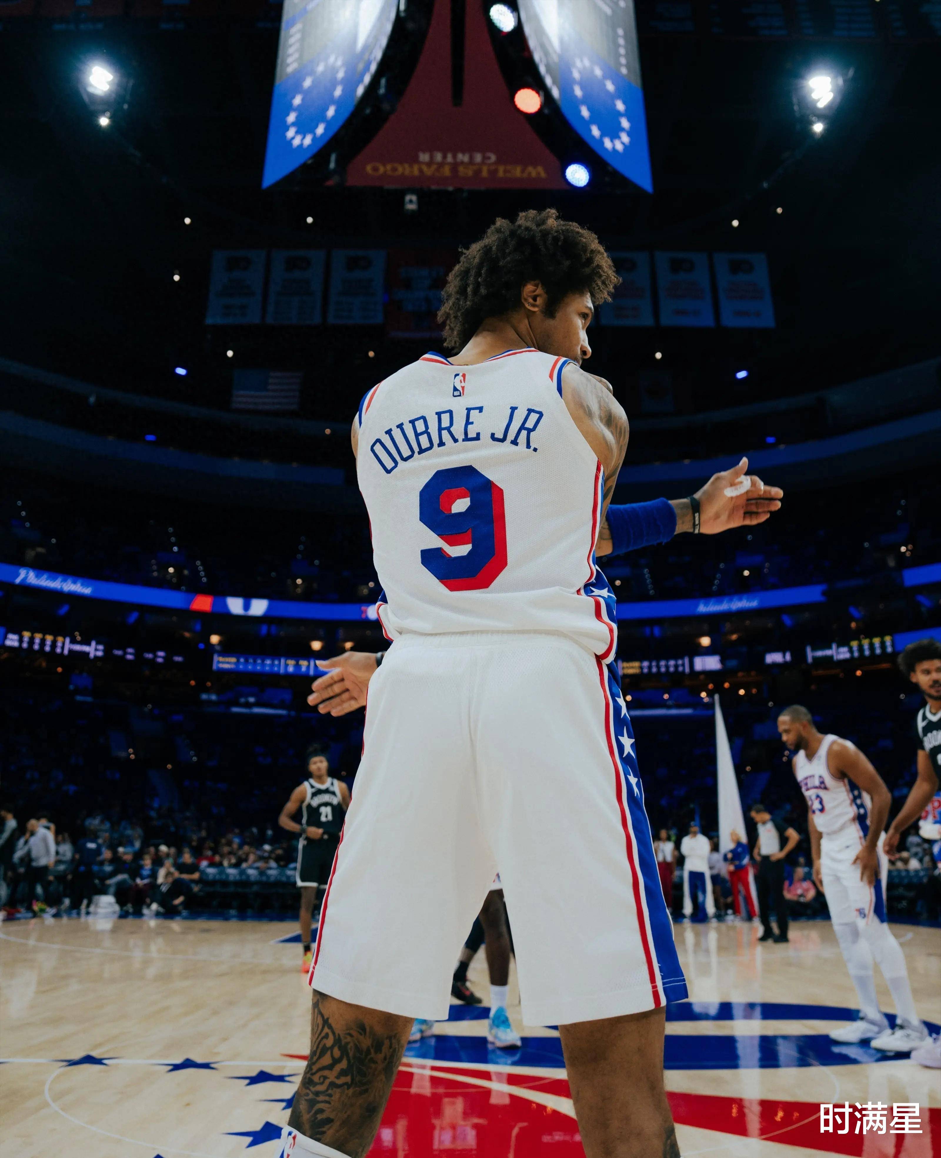 猛龙力克76人,西门破门表现出色 猛龙力克76人,西门破门表现出色