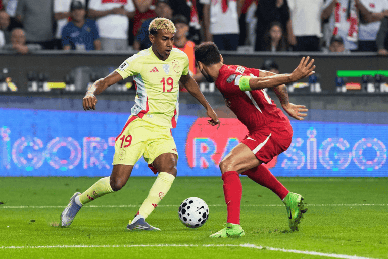 开云下载-欧预赛实力碰撞，胜者赢得荣誉