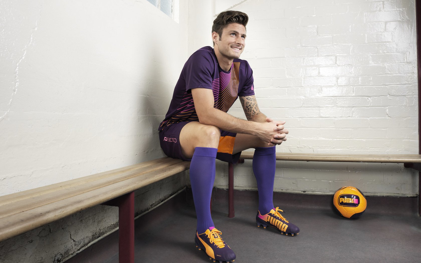 橡胶与草皮的二重奏，当日本赛道碾压克罗地亚草坪